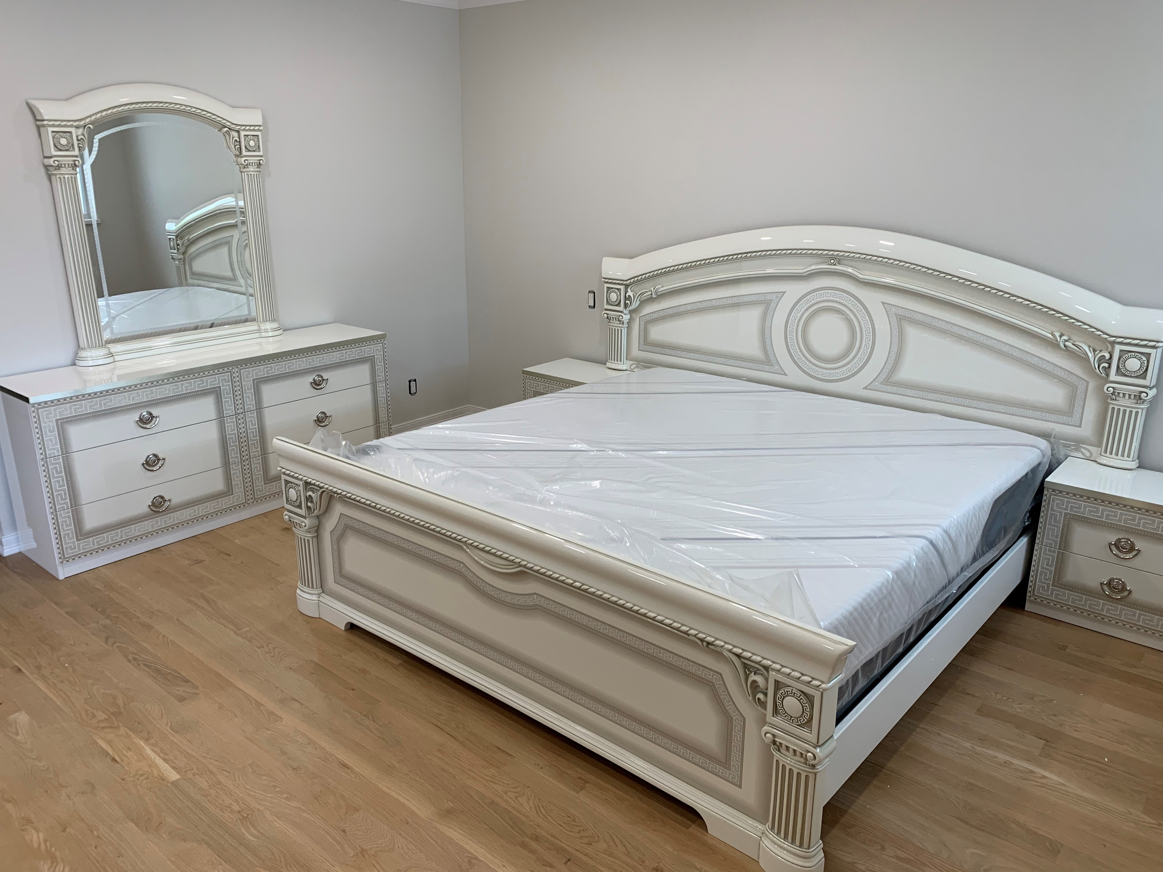 Aida White/Silver Bedroom Set Real Life Photos